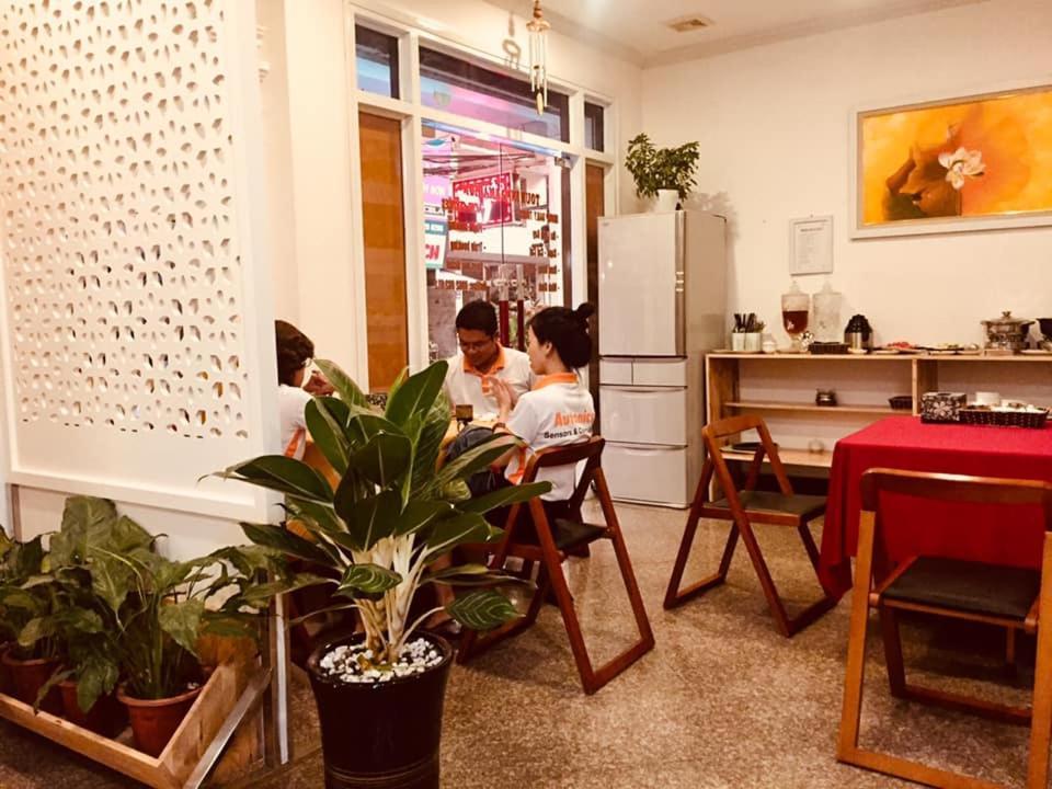 Royal Hotel Ha Noi Ханой Экстерьер фото
