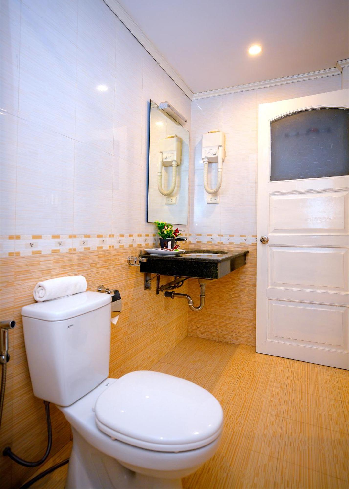 Royal Hotel Ha Noi Ханой Экстерьер фото